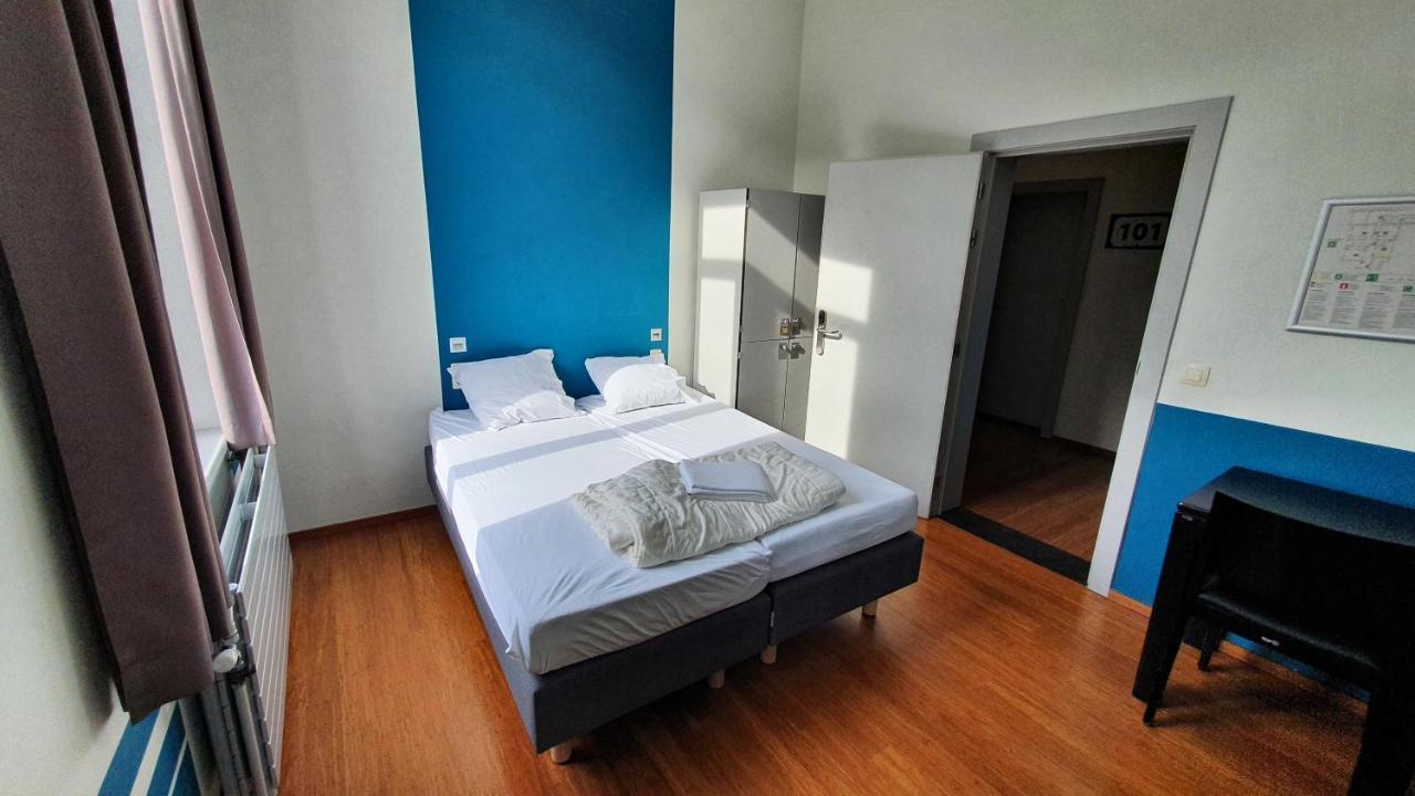 Auberge De Jeunesse De Ναμούρ Εξωτερικό φωτογραφία