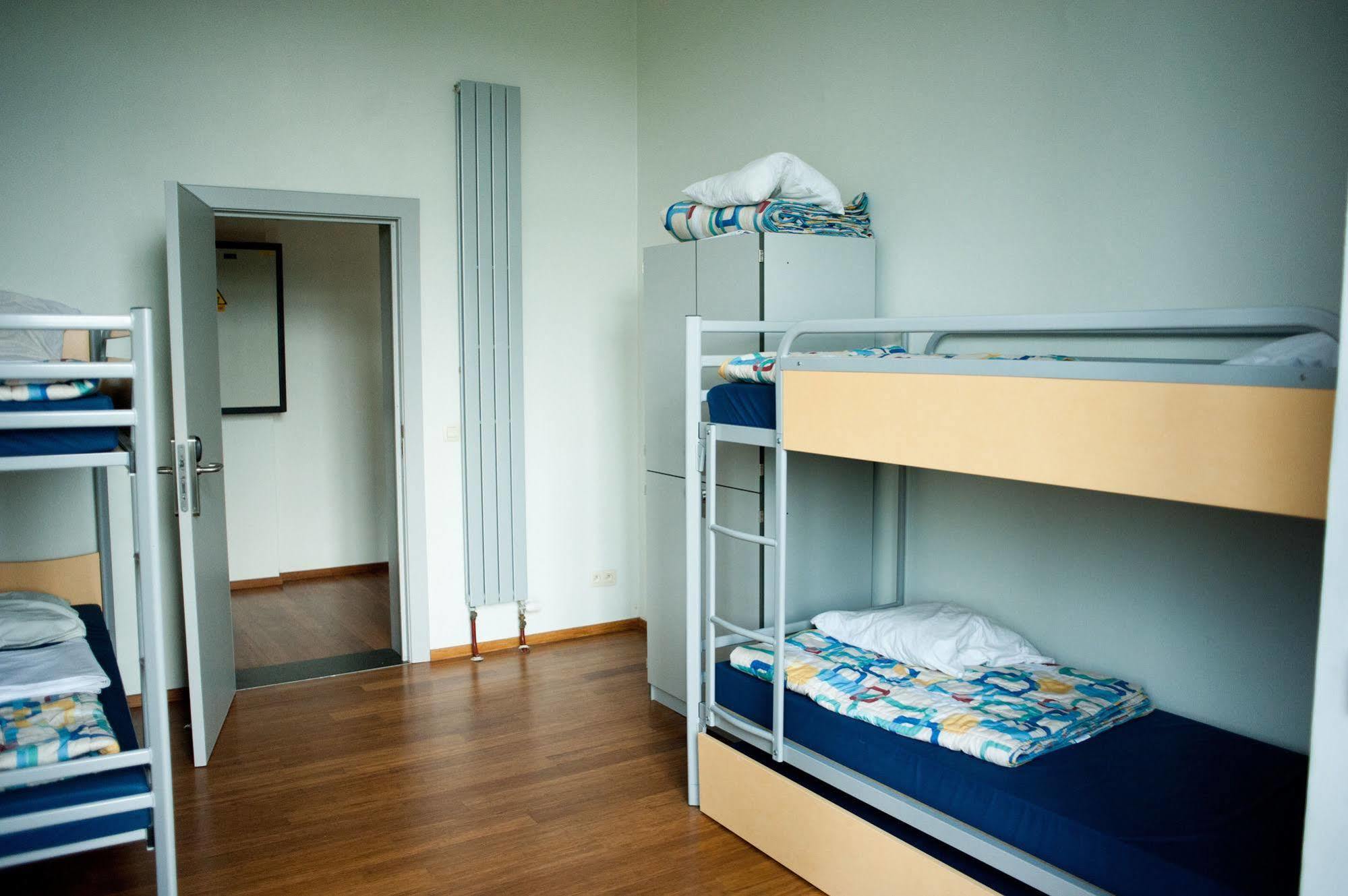 Auberge De Jeunesse De Ναμούρ Εξωτερικό φωτογραφία